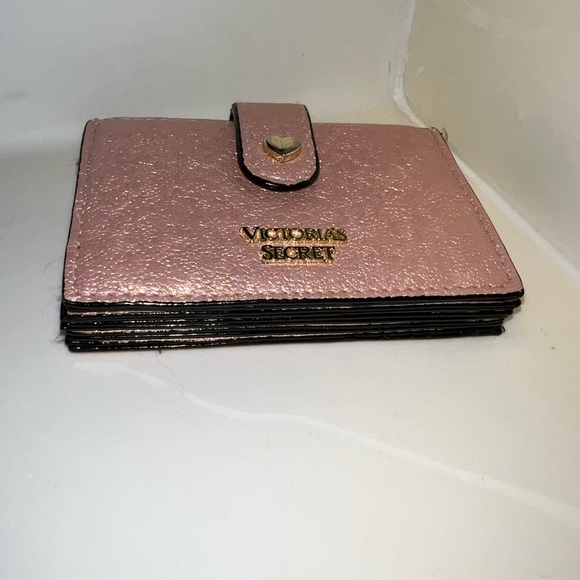 ❌SOLD❌ Victoria’s Secret BUNDLE - accordion card holder & Blush pink gray scarf - Picture 11 of 16